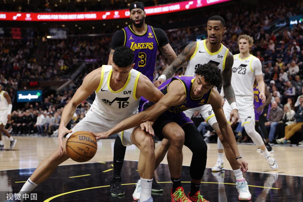 场上的一个 场上的一个